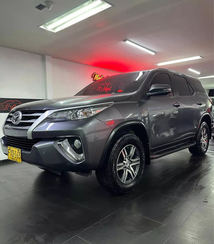 Tapetes Logo Toyota Fortuner Sw4 2.4 Diesel 4x2 2019 Foto 4