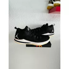 Tenis Jordan Talla #35 Cm O 17 Usa