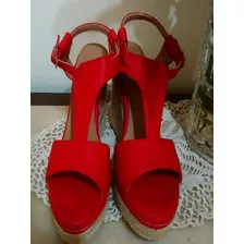 Hermosas Sandalias Color Rojo Con Tacon Alto Corrido N°38.
