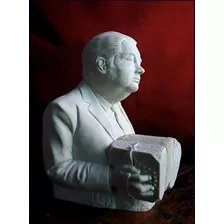 Busto De Anibal Troilo Y Otros Musicos De Tango