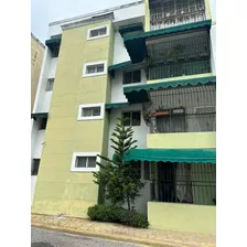 Vendo Apartamento En La República De Colombia 4to Piso 