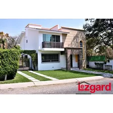 En Venta Bonita Casa Con Detalles De Buen Gusto E Impecable Mantenimiento En Lomas De Cocoyoc