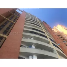 Bello Y Comodo Apartamento Amoblado En Zona Exclusiva De Valencia Vista Panoramica, Tranquila