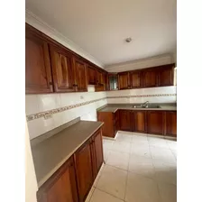 Apartamento En Alquiler Con Excelente Vista, Y Buena Localizacion, En Villa Marina Proximo A La Avenida Jhon F Kennedy 