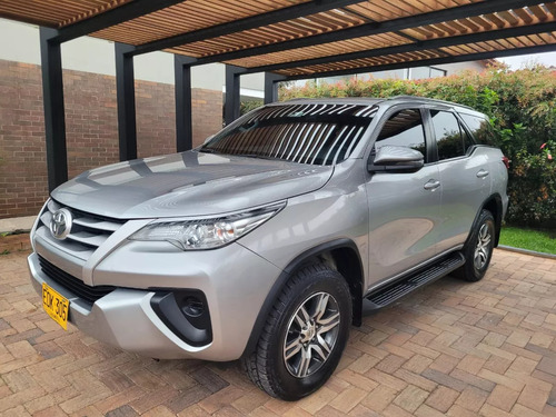 Tapetes Logo Toyota Fortuner Automatica 2.4d 4x2 2019 Foto 4