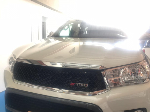 Persiana Delantera Cromada Trd Toyota Hilux 2016-2018 Revo Foto 4