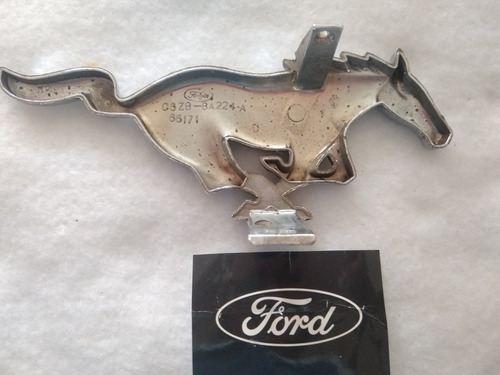 Ford Mustang Emblema De Parrilla Ford Mustang 66 Original. Foto 4