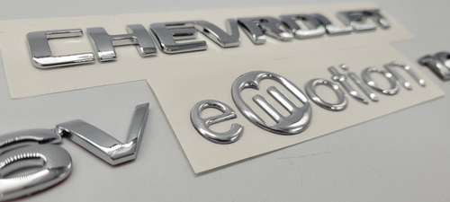 Chevrolet Aveo Emotion Emblemas Foto 6