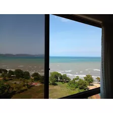 Apartamento En Venta. Higuerote. 1 Hab. 2 Baños. 44 Mts2. Espectacular Vista Al Mar