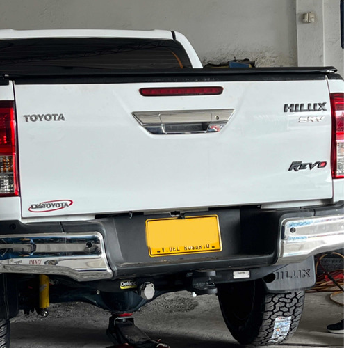 Emblema Revo Hilux Toyota 3d Negro Mate Logotipo Pick Up Foto 2