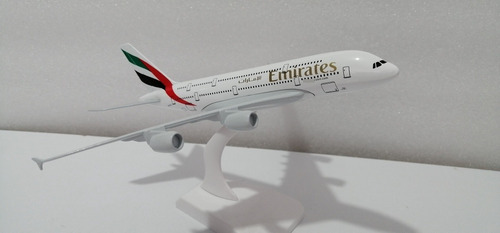 Airbus A380 Emirates, Escala 1:350, 19cms Largo, Metalico.