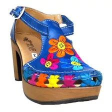 Zapatilla Artesanal Piel Bordado Cuatro Flores Tan 