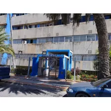 Apartamento Dos Habitaciones, Un Baño, Con Vista A Toda La Bahía De Pampatar, Isla De Margarita, Venezuela.