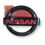 Emblema Parrilla Negro C/rojo Nissan Versa 2015
