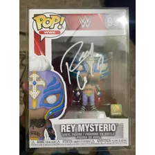 Funko Pop Rey Mysterio Autografiado