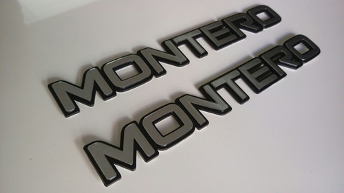 Mitsubishi Montero Emblemas Latertales  Foto 2