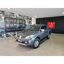 Mitsubishi L200 Triton 2.4 Turbo Diesel Outdoor.