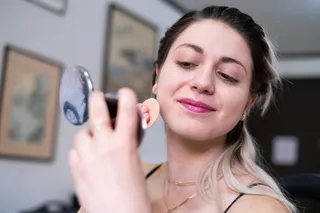  DESCUBRE EL UNIVERSO DE Las bases de maquillaje Revlon