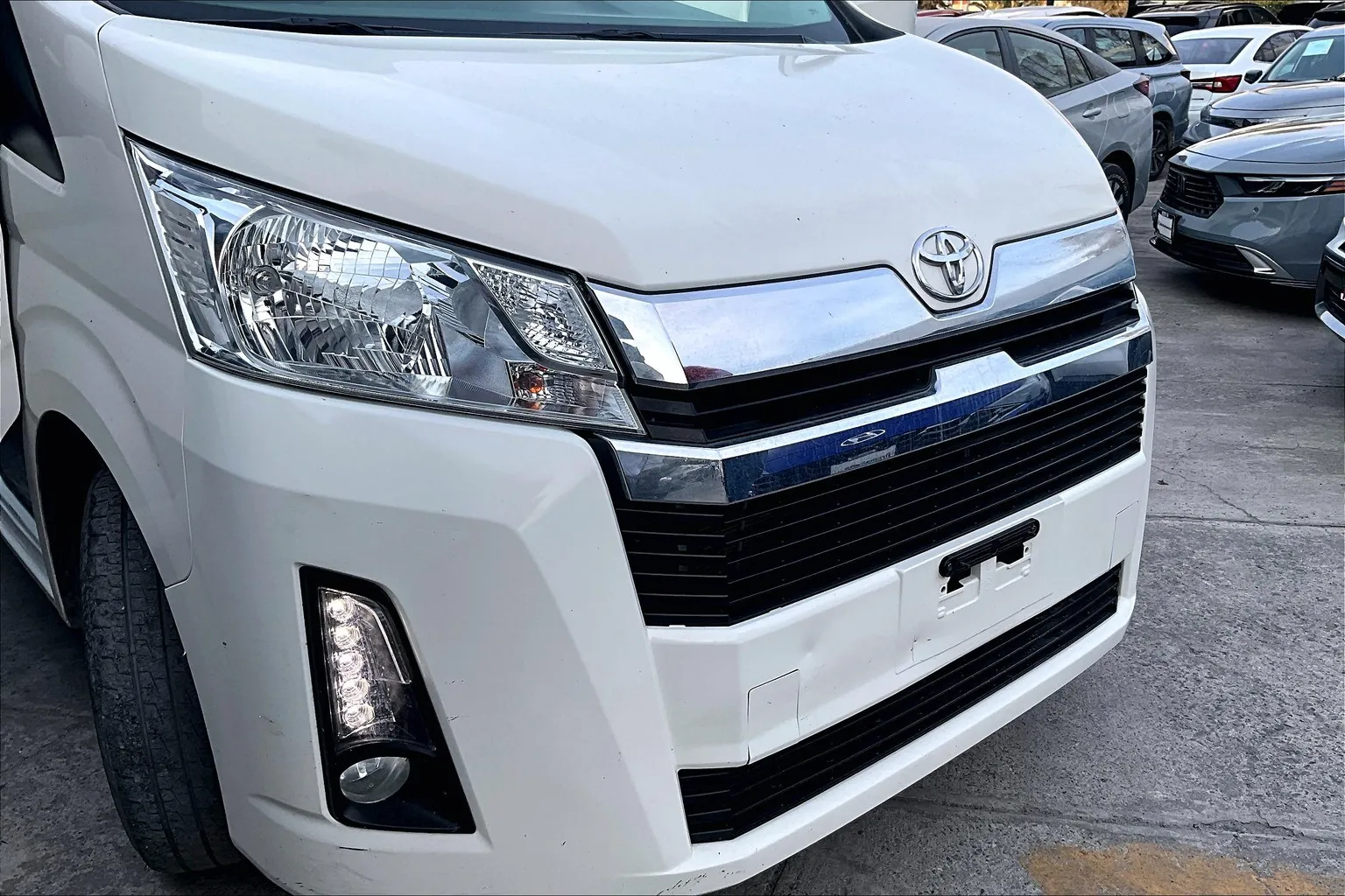 Toyota Hiace 2023