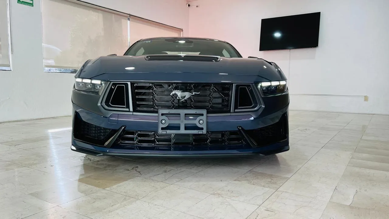 Ford Mustang 5.0 V8 Dark Horse At