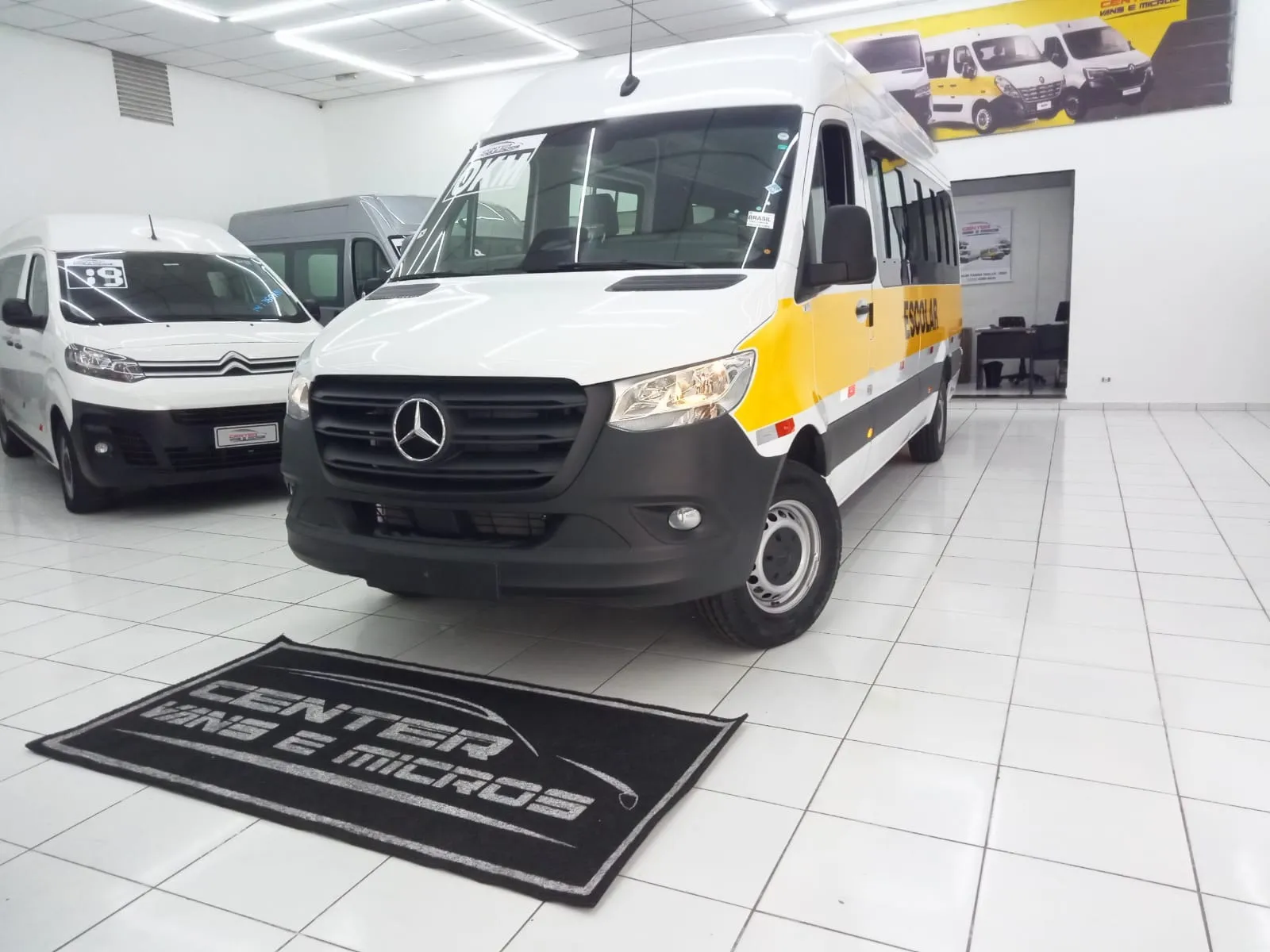 Sprinter Escolar 28 Lugares 2025
