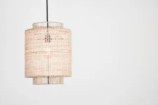 lámpara de ratán colgante redonda marron