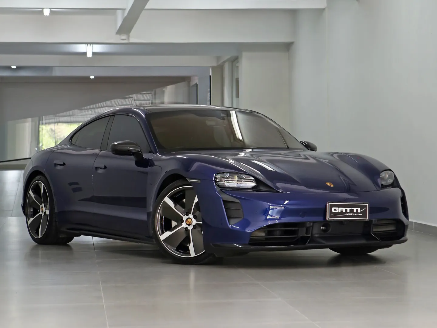 Porsche Taycan Turbo Elétrico