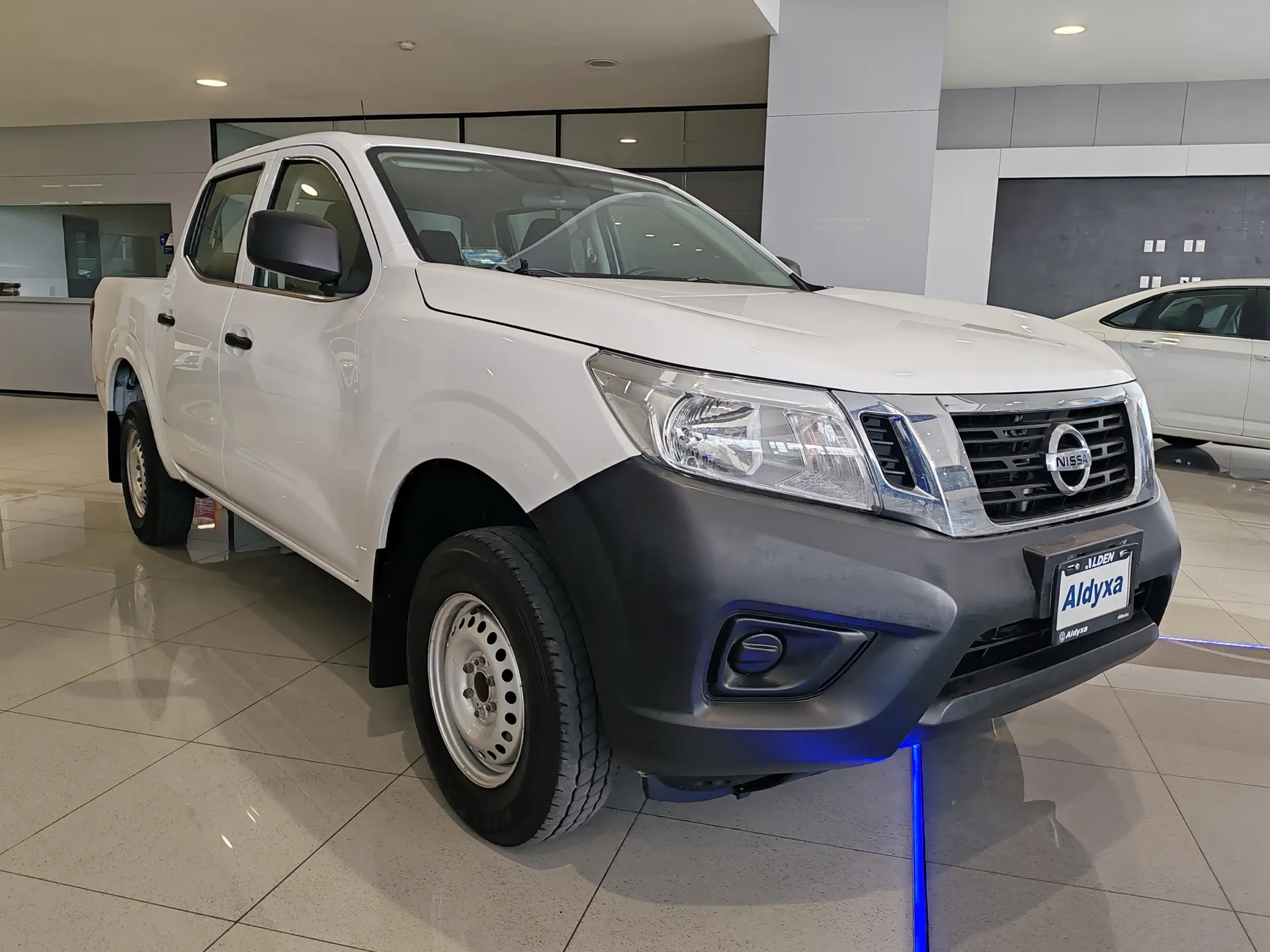 Nissan Np300 2.4 Doble Cabina Se Aa Pack Seg Mt