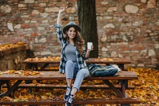 encuentre los mejores outfits de transicion de verano