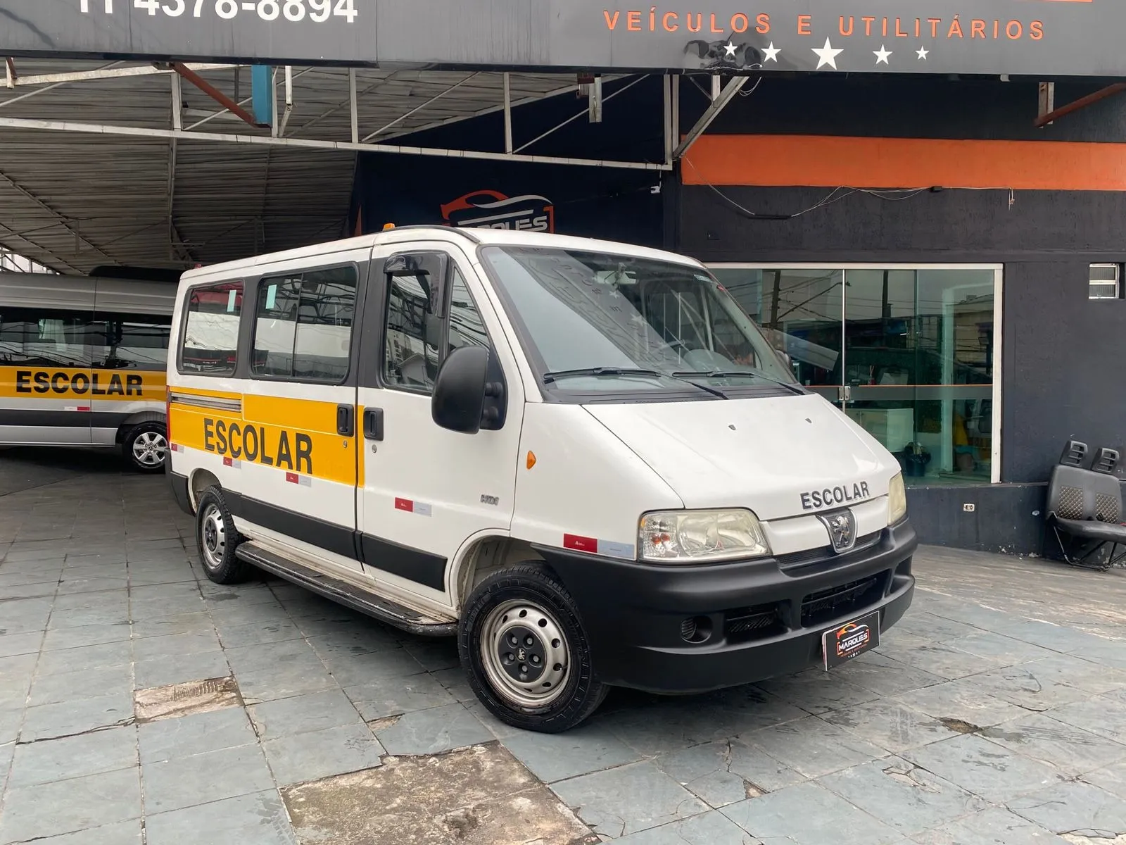 Peugeot Boxer Minibus 2.3 Hdi 330m Médio 15l 5p