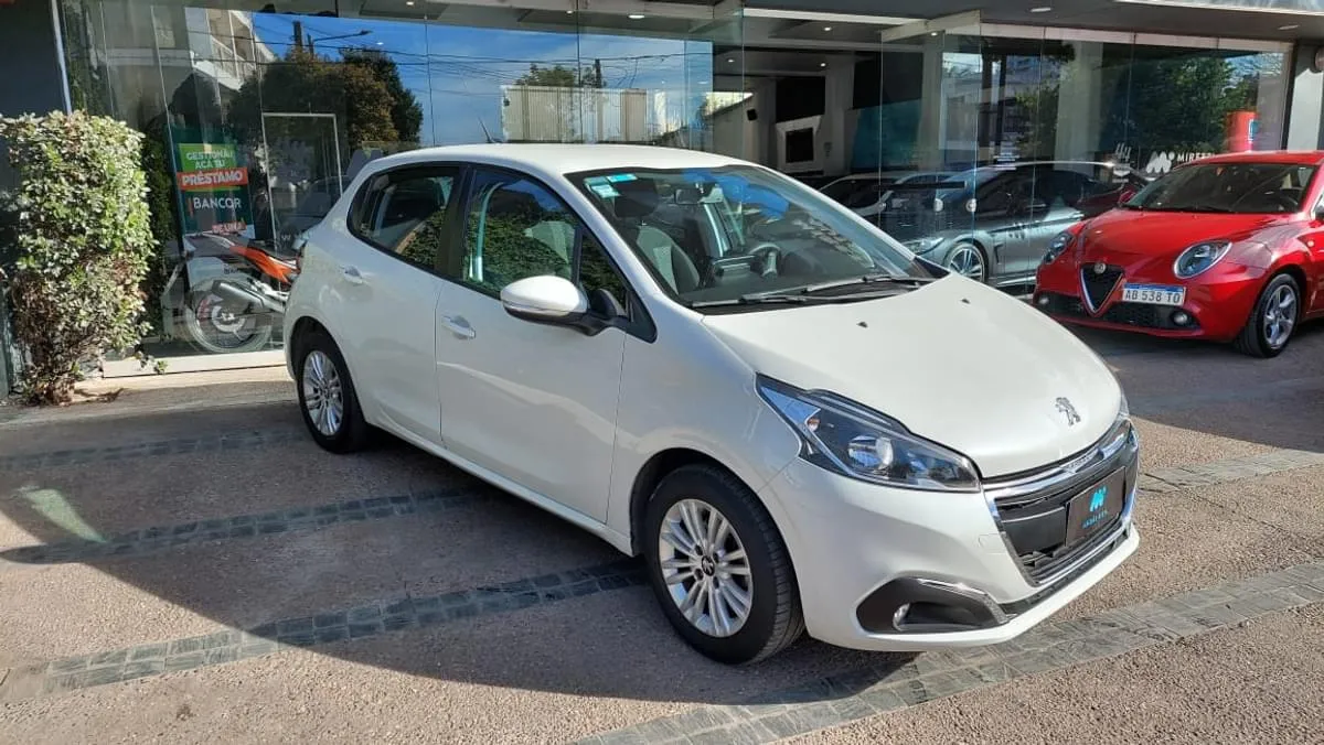 Peugeot 208 1.6 5p Allure 2018