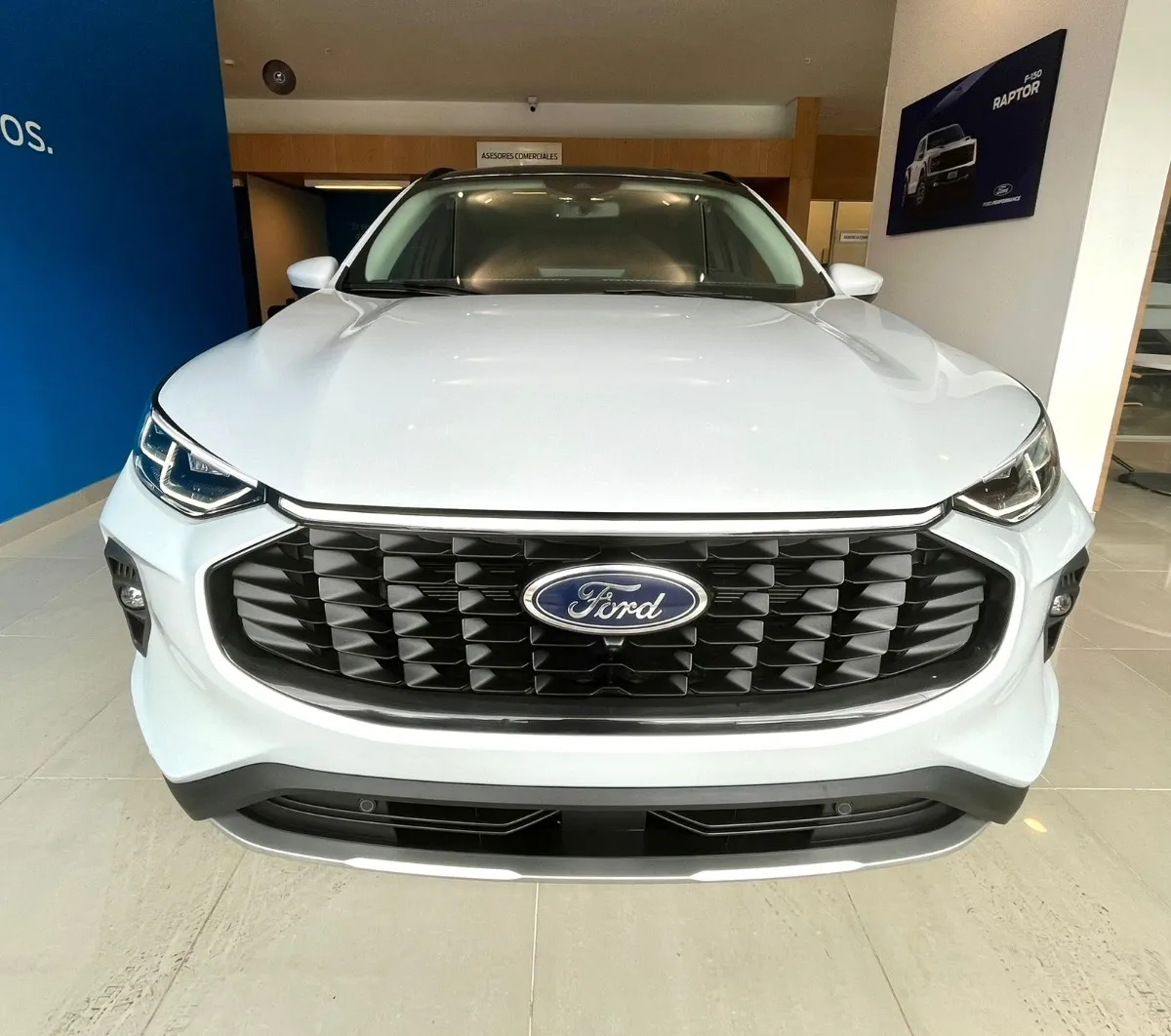 Ford Escape Platinum: Lujo, Tecnología Y Poder En Cada Kilóm