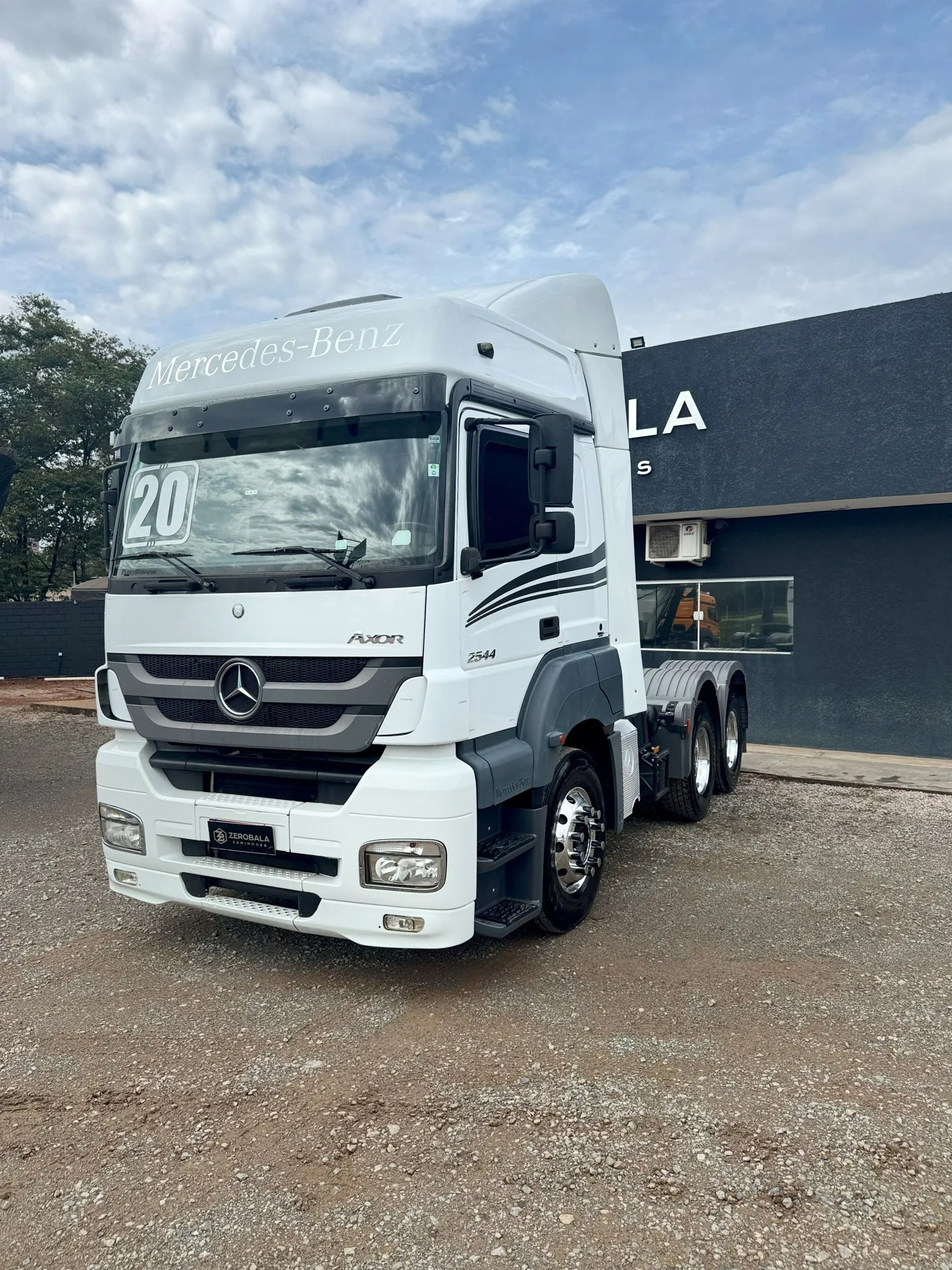 Mercedes Benz Axor 2544 6x2 Teto Alto 2020