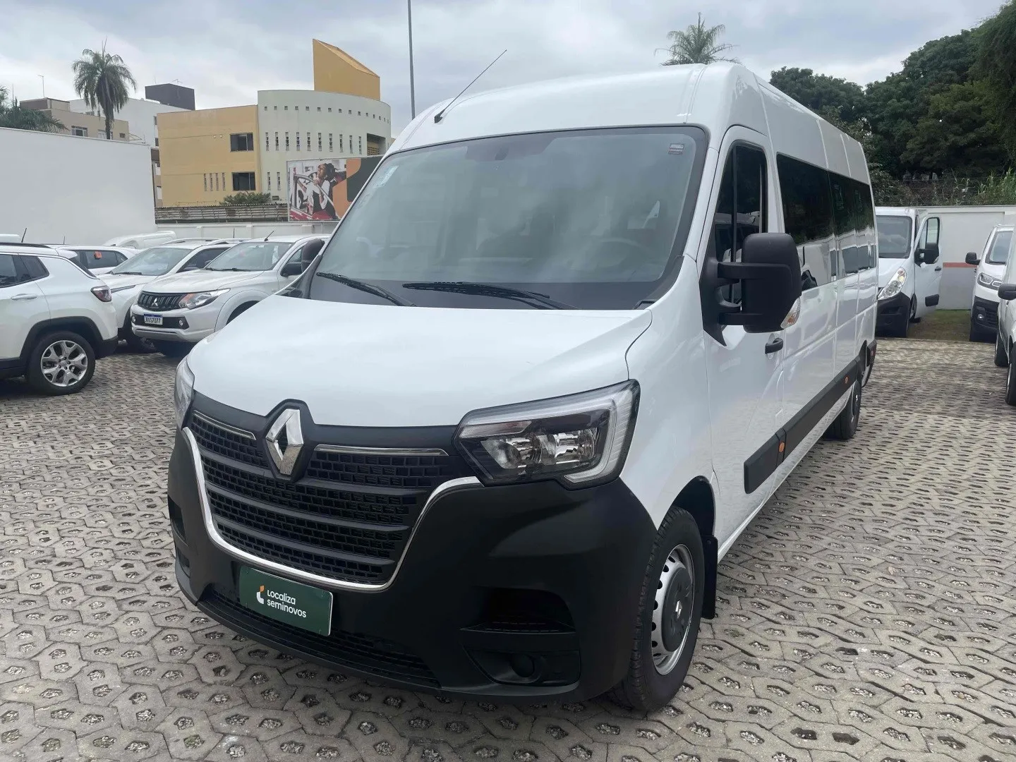 Renault Master 2.3 Dci Diesel Minibus Executive 16l L3h2 3p