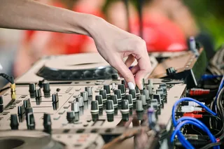 Todo lo que necesitas saber sobre las consolas de sonido