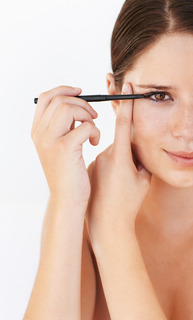 CONOCE todo lo que necesitas saber sobre los delineadores Maybelline