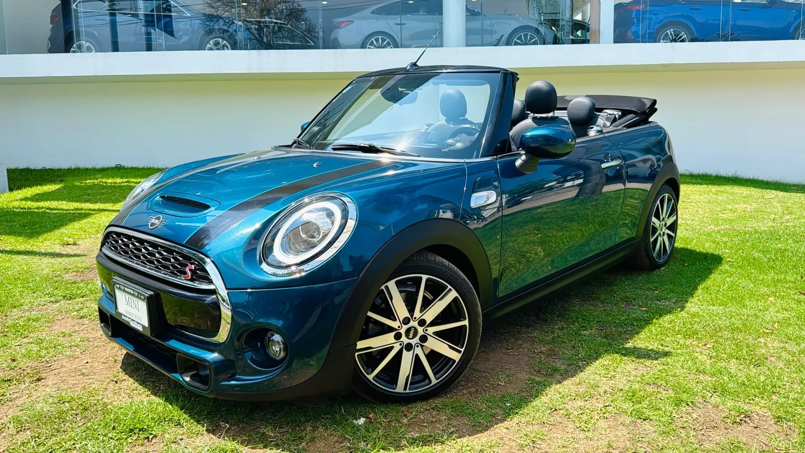 Mini Cooper S Sidewalk
