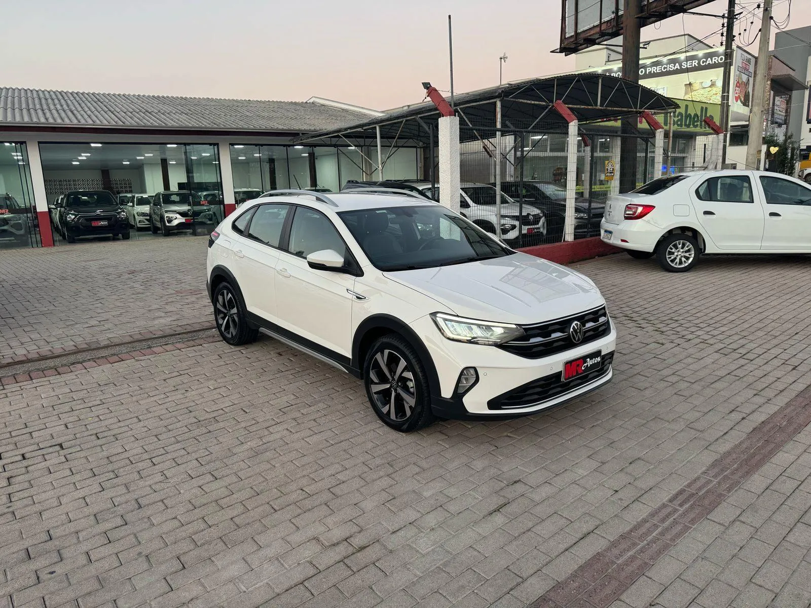 Volkswagen Nivus Highline 1.0 200 Tsi Flex Aut. 