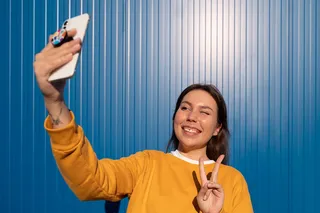 Mulher tirando selfie