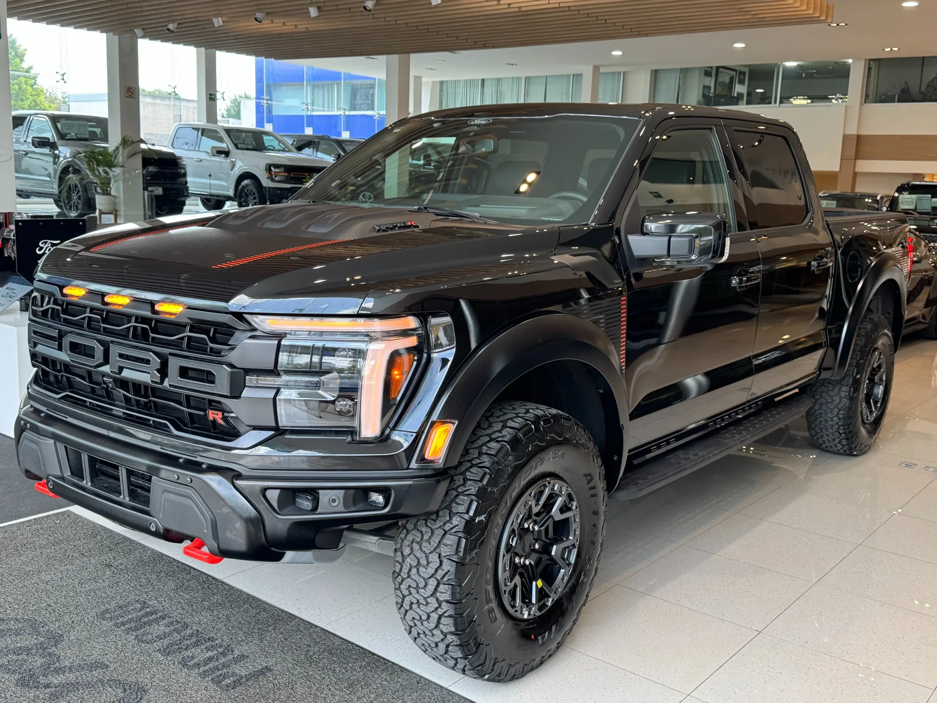 Ford Lobo Raptor 5.2 V8 R 4wd At