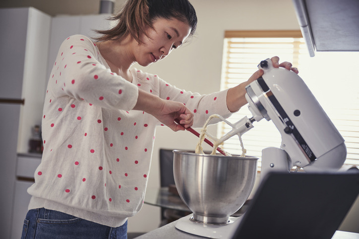 Mujer cocinando