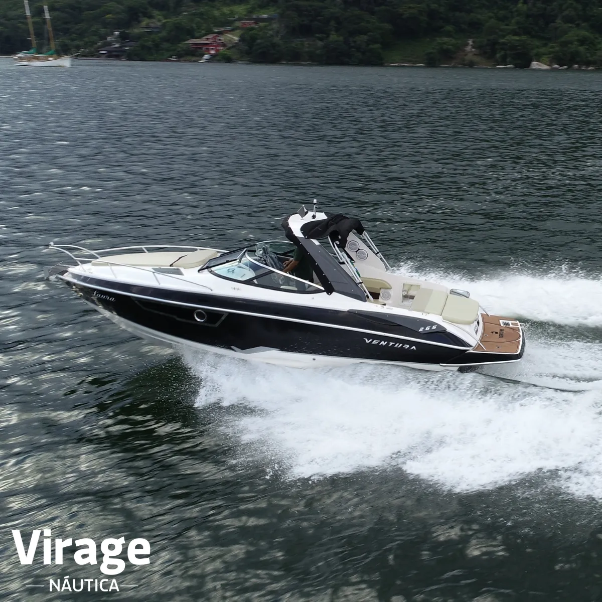 Lancha Ventura V265 Cabin Comfort