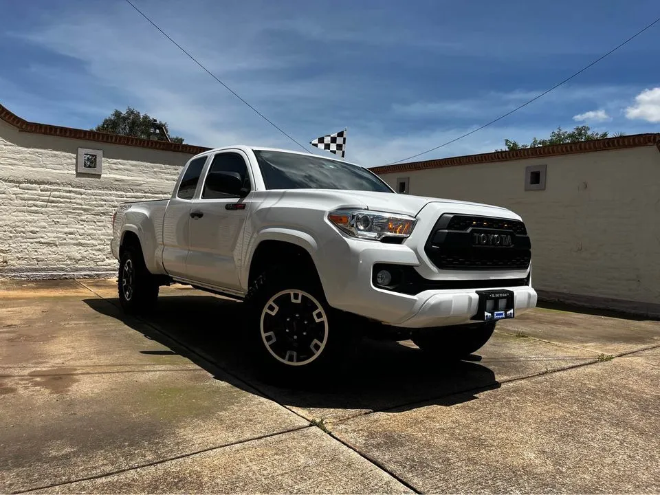 Toyota Tacoma Super Cab 4x4 2018