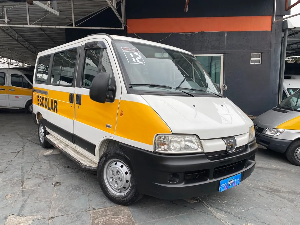 Peugeot Boxer 330 16 Lugares 2012