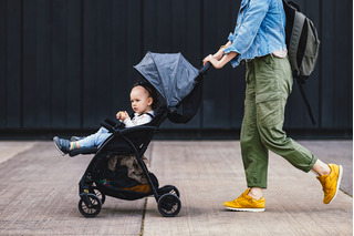 Cómo elegir el mejor coche de bebé: guÃa completa con los modelos más destacados de 2023.