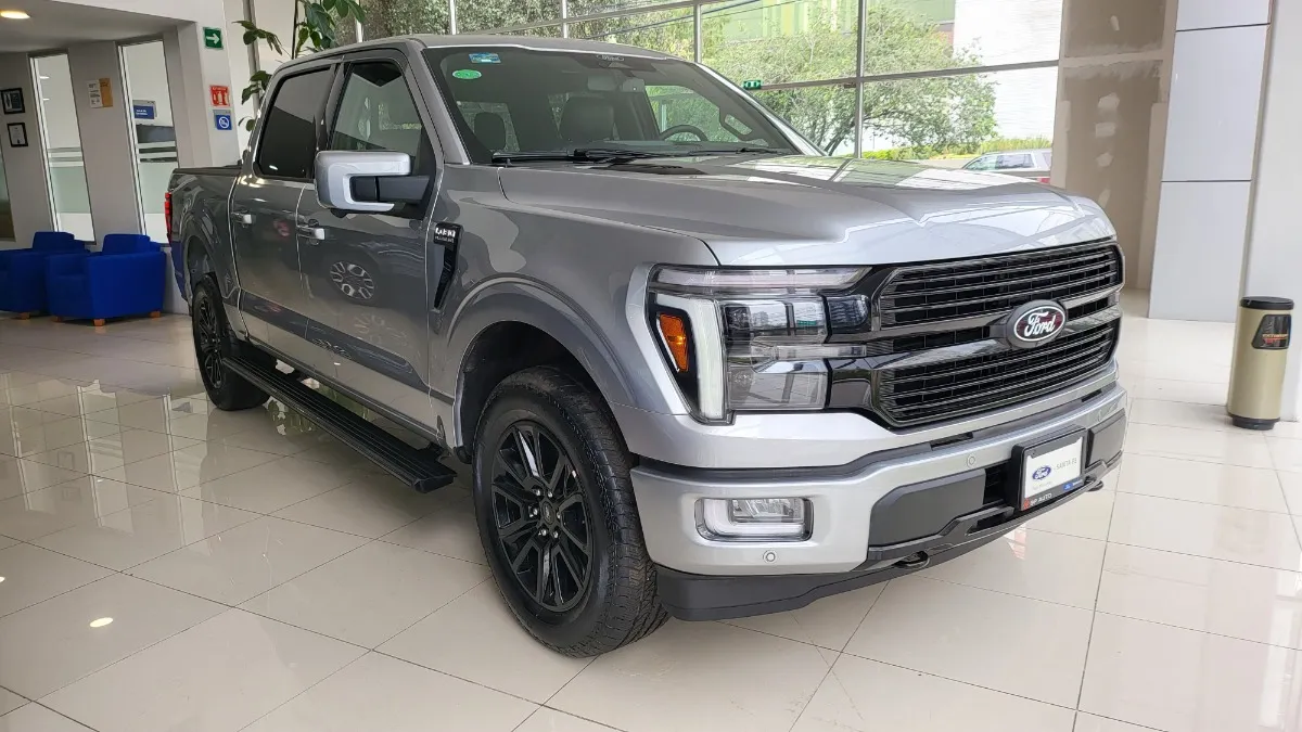 Ford Lobo Platinum Doble Cabina 4x4 2024
