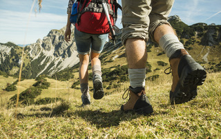 diferencias entre zapatillas de trekking y botas de montaña