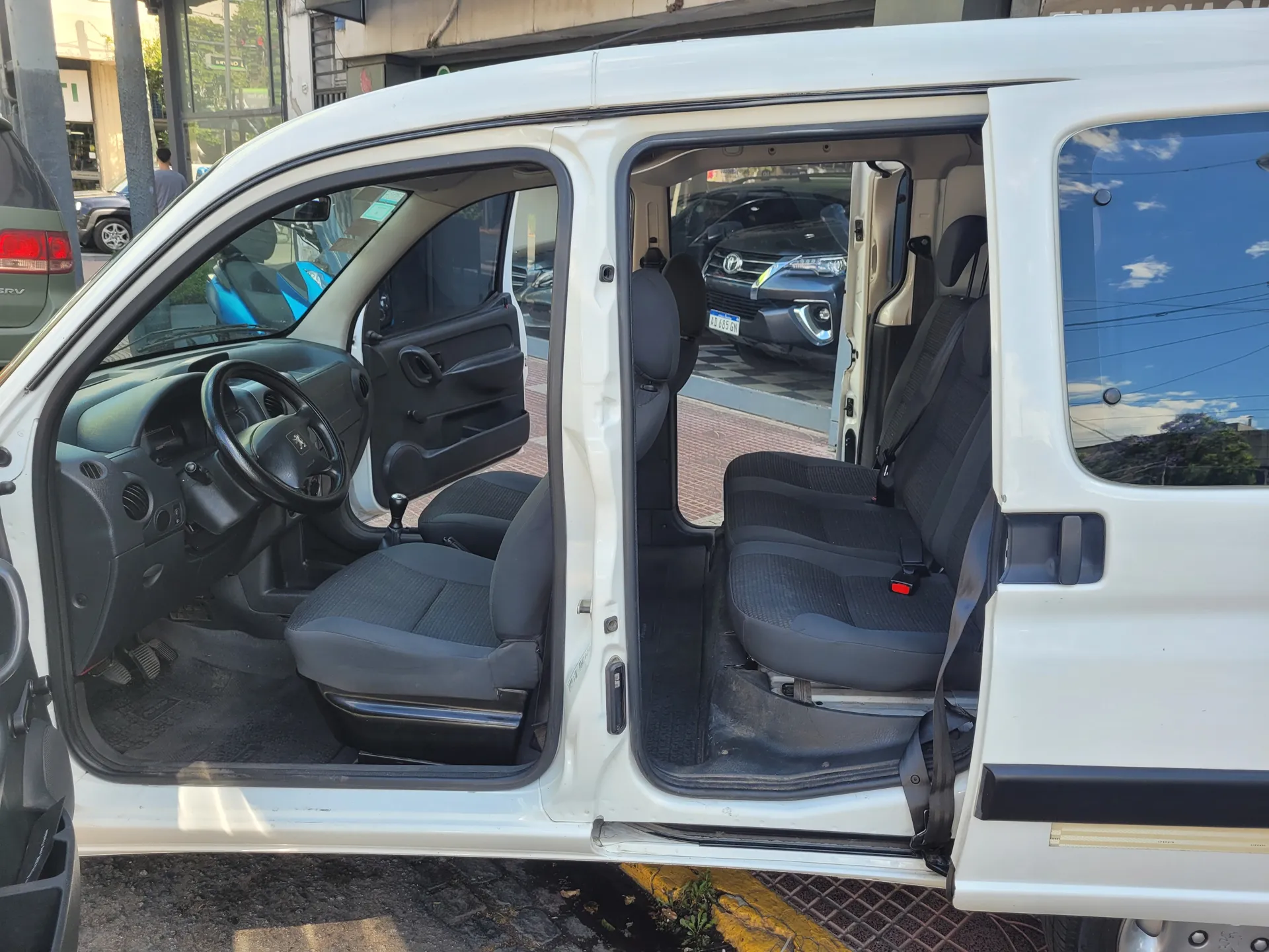Peugeot Partner 1.6 Hdi Confort 5as