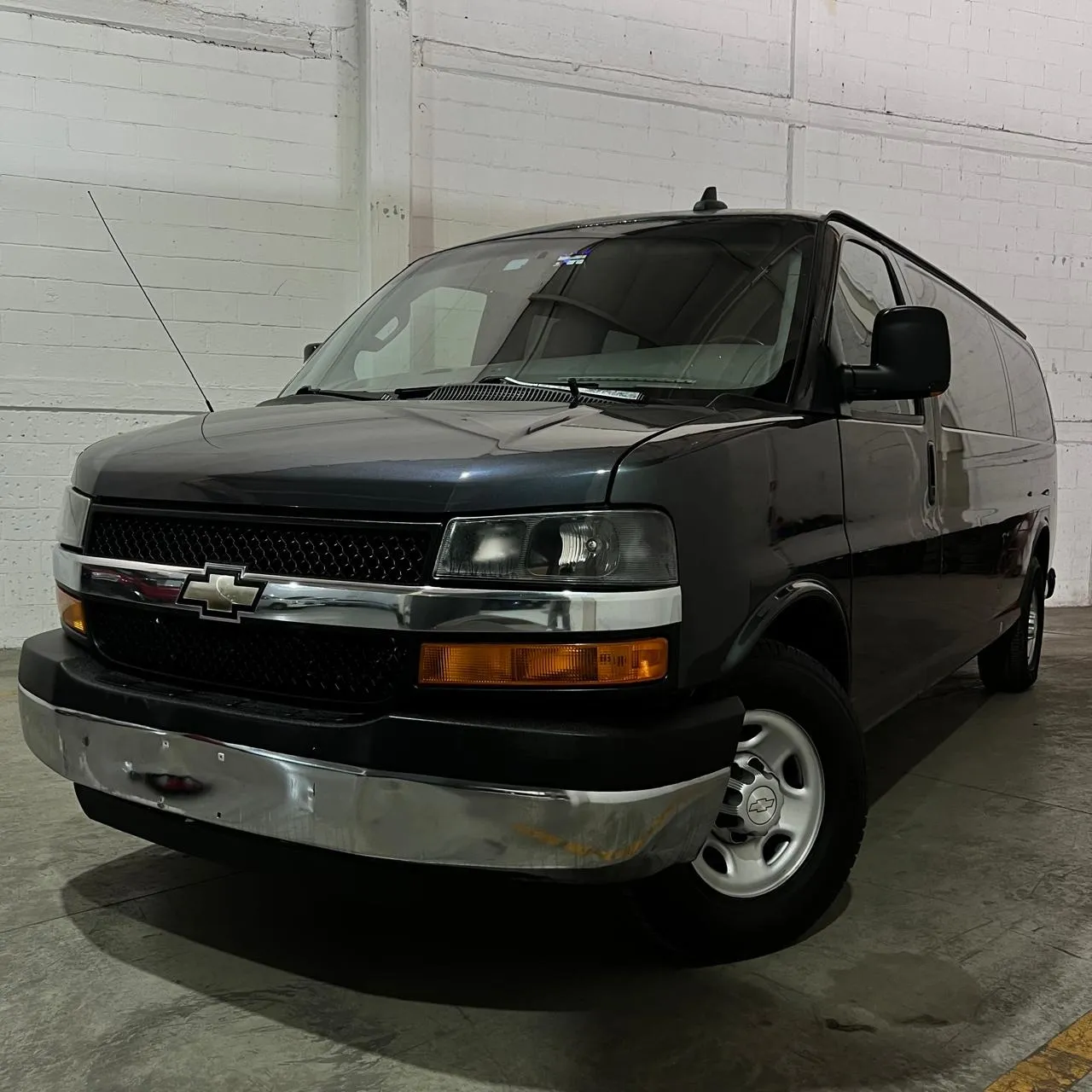 Chevrolet Express Cargo Van 2500