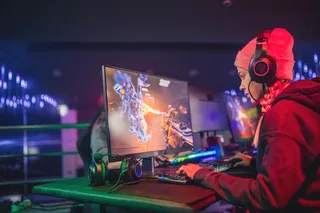 Mejores monitores gamers 2023 | Comparación Mancer Valak ZX240H vs LG Ultragear